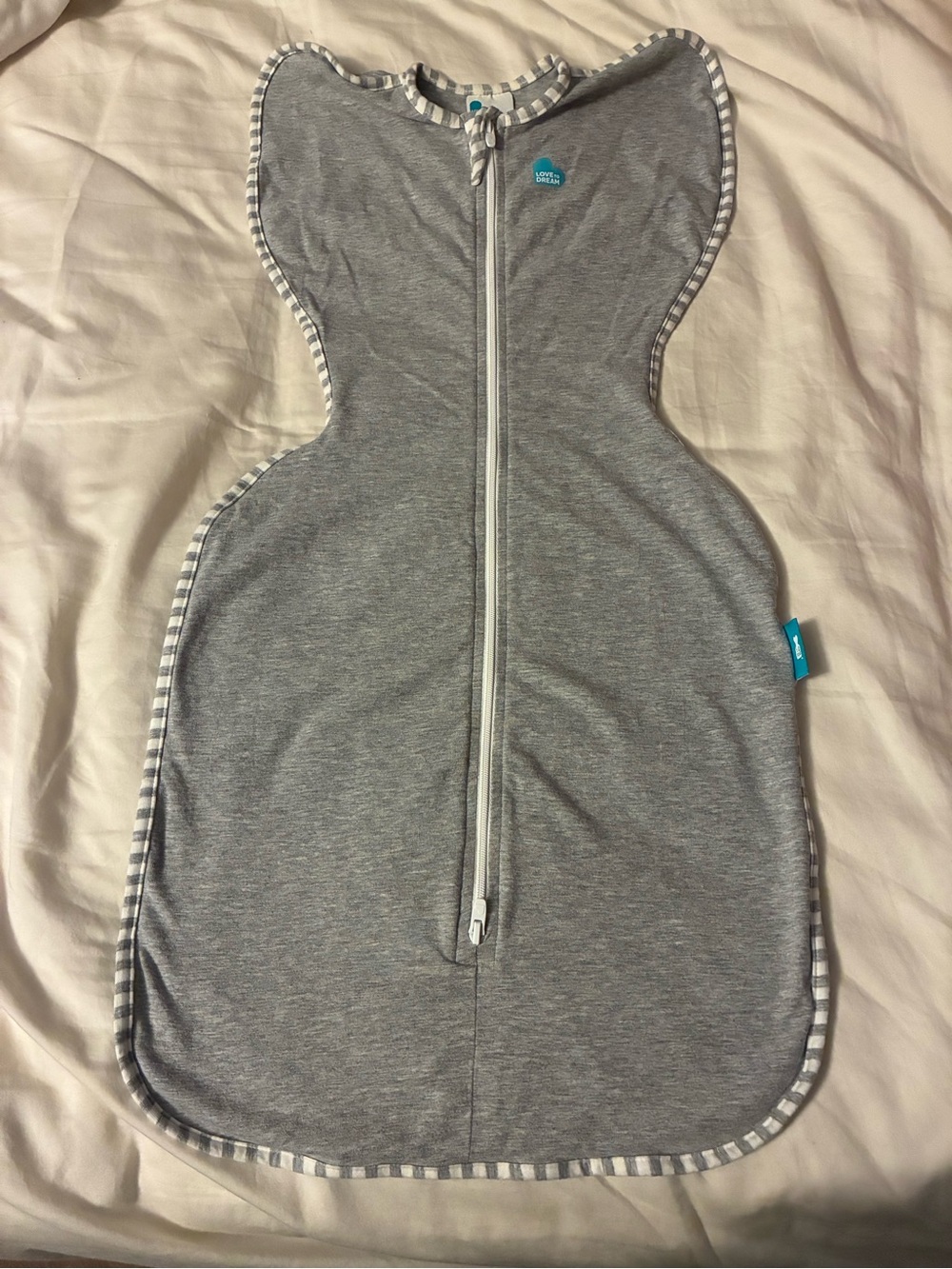 Love to Dream Zip Swaddle. Like New. M.